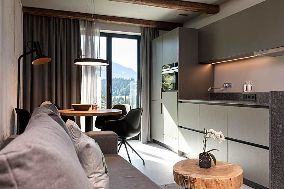 GOING TRIPLE A apartments EAST