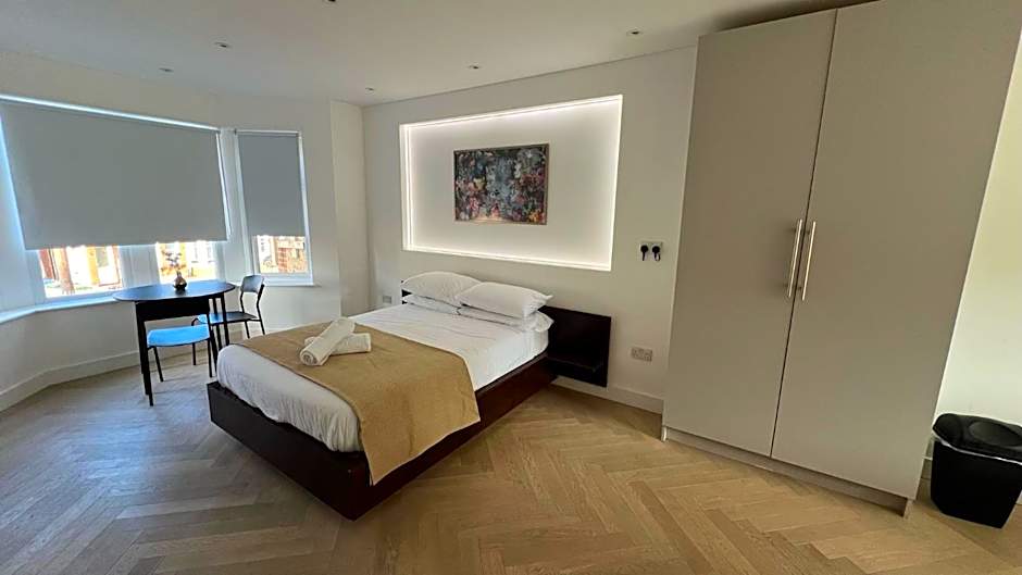 Luxurious London Studios