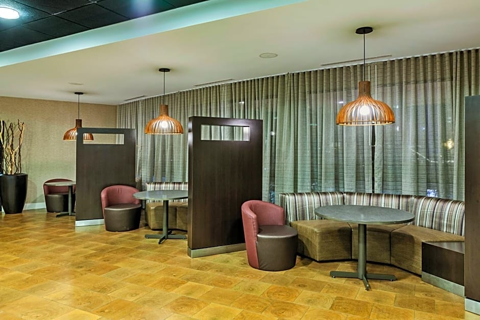 Courtyard by Marriott Tulsa Woodland Hills