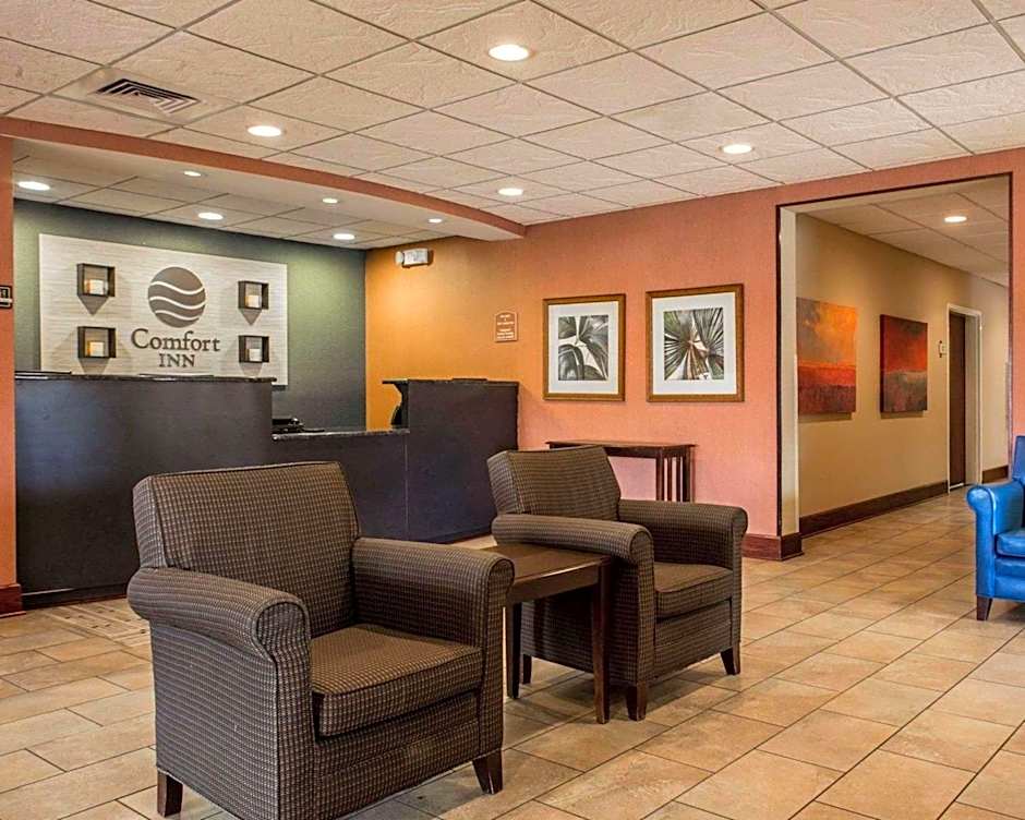 Comfort Inn & Suites Lumberton Central I-95
