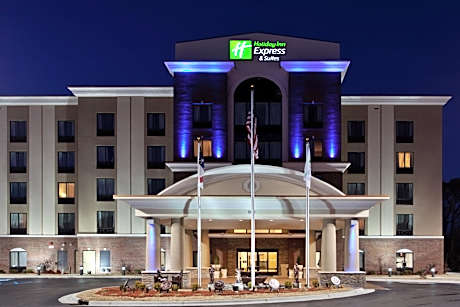 Holiday Inn Express & Suites Hope Mills-Fayetteville Arpt by IHG