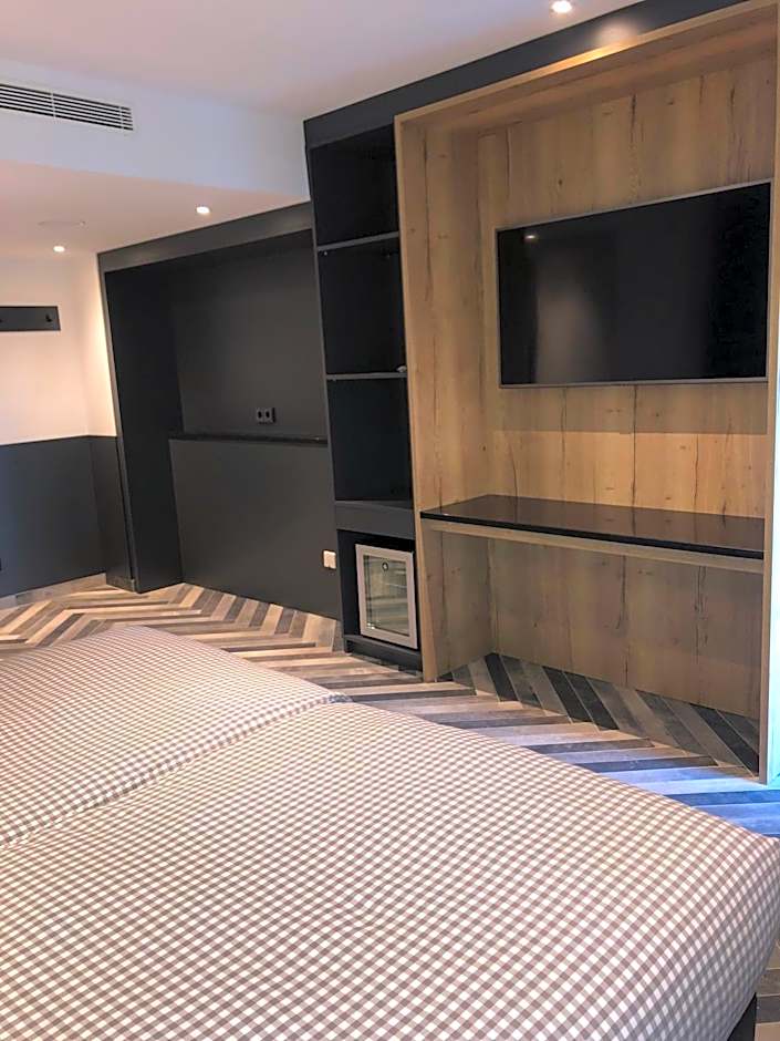 Munich Deluxe Hotel