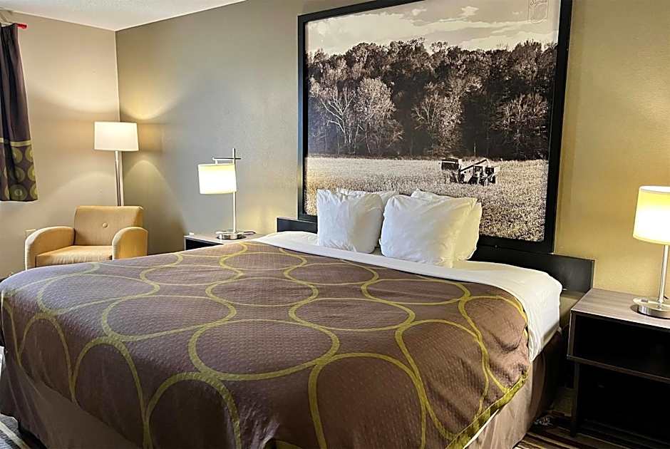 Super 8 by Wyndham Gas City Marion Area