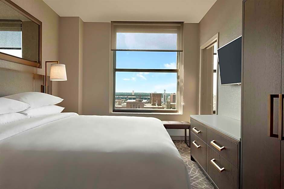 Embassy Suites By Hilton Minneapolis Downtown Hotel