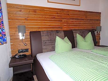 Apartment with Mountain View