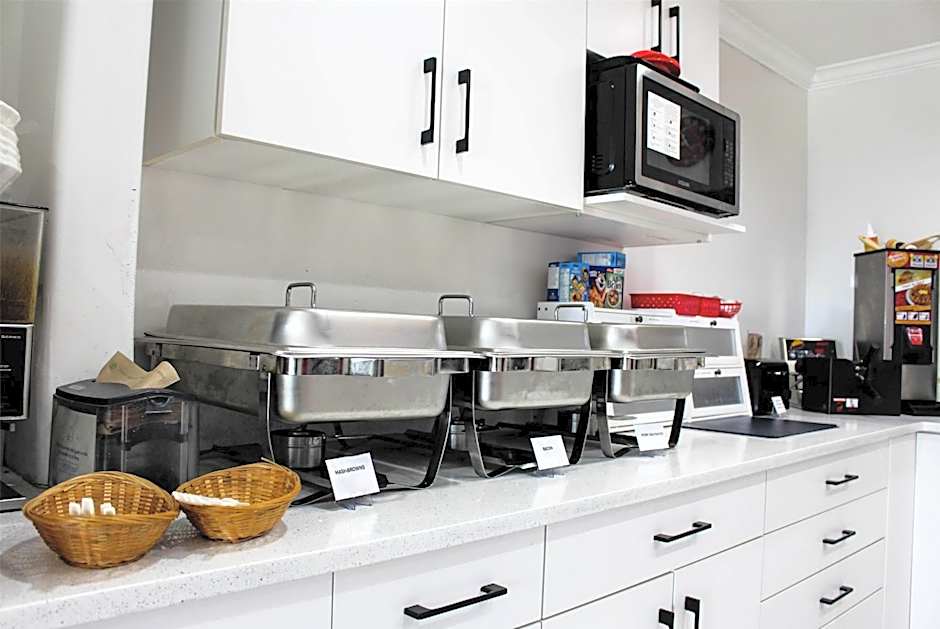 Ramada by Wyndham Sherwood Park