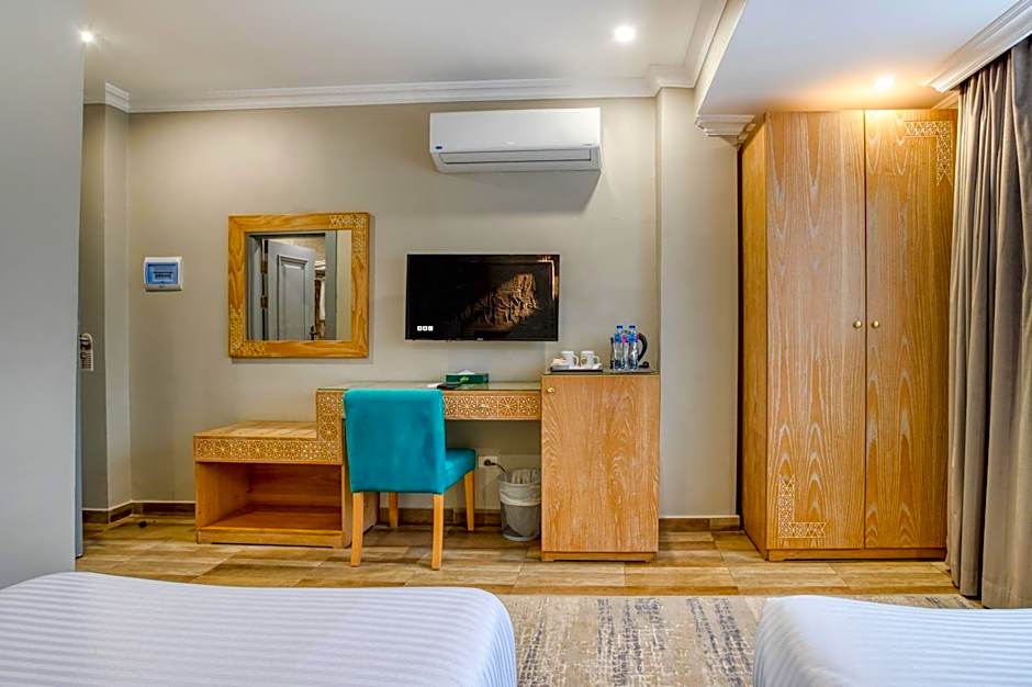 Mamlouk Pyramids Hotel