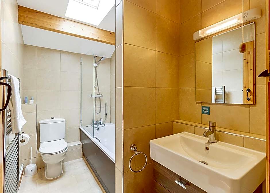 Tilford Woods Lodge Retreat