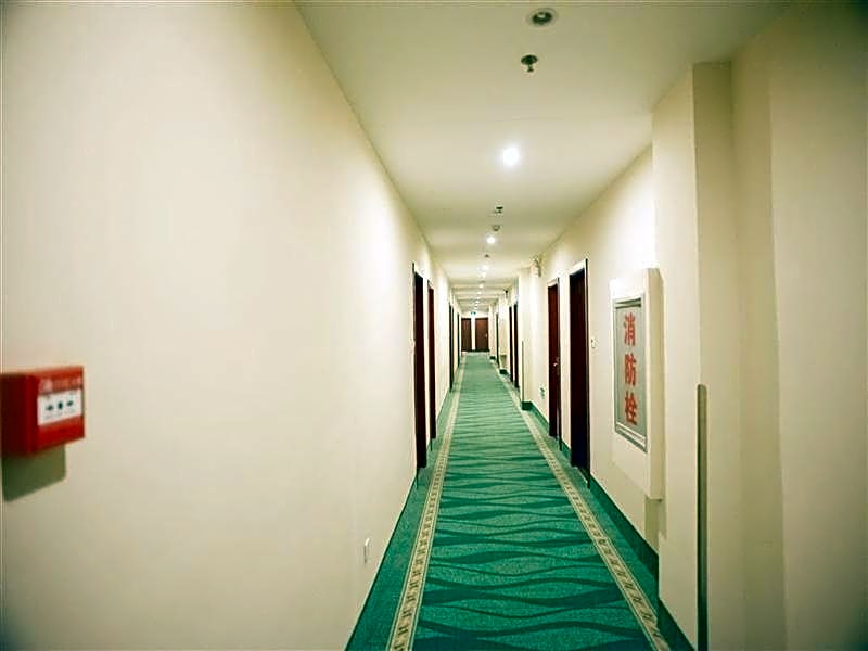GreenTree Inn Heze Railway Station Hotel