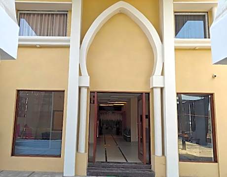 7 VACHAN LAWNS AND BANQUET