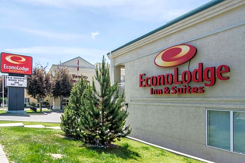 Econo Lodge Inn & Suites University
