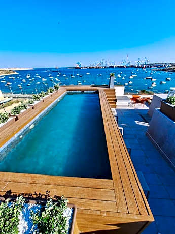 South32 Hotel