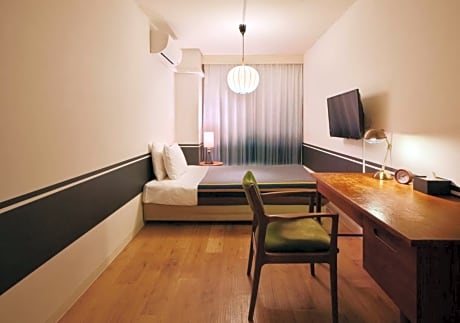 Small Double Room with Shared Bathroom