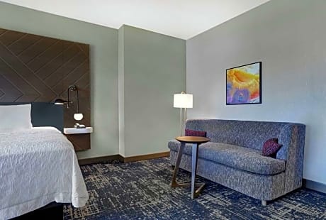 King Studio Suite with Sofa Bed - Hearing Access/Non-Smoking