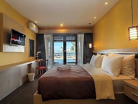 Superior Beach Front