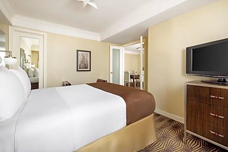 Queen Suite