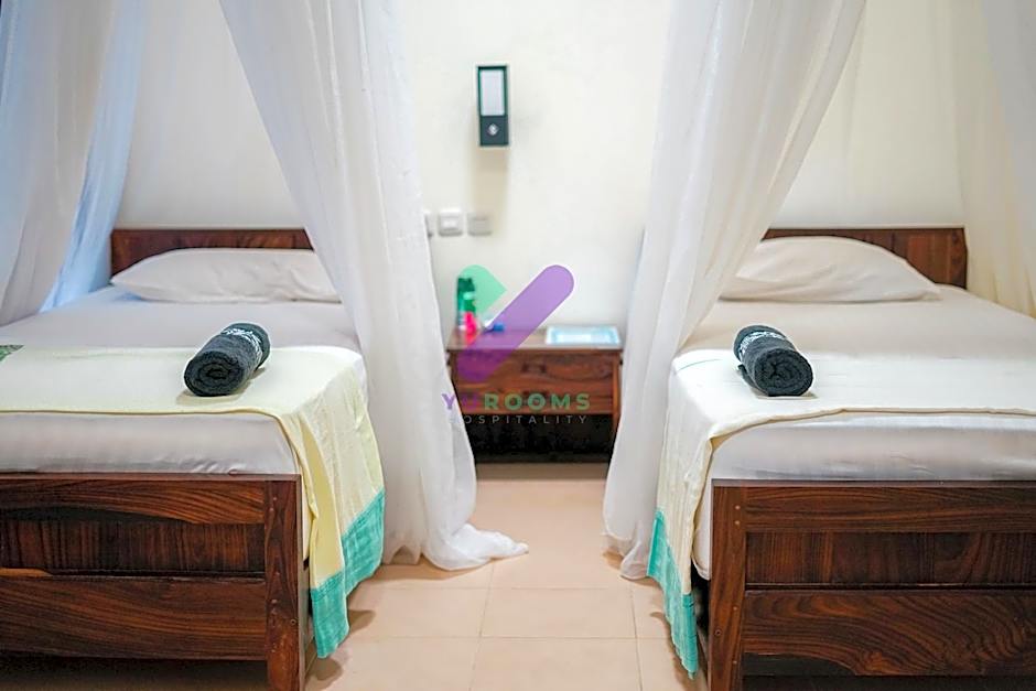 Arys Lagoon Bungalow & Hotel