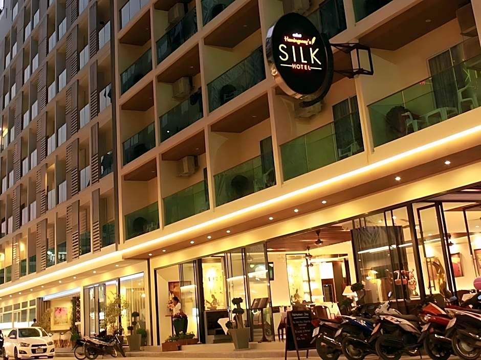 Hemingways Silk Hotel