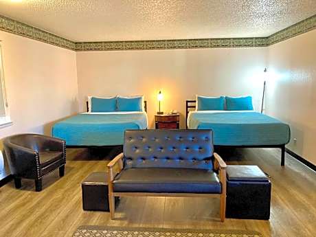 Deluxe Family Room