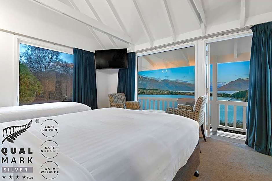 Colonial Village Motel