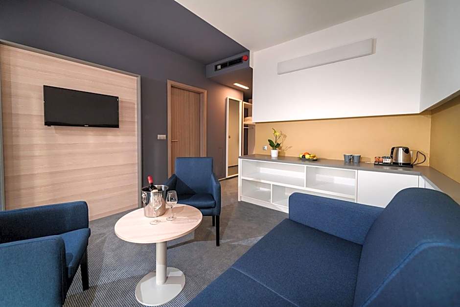 Hotel Yacht Wellness & Business