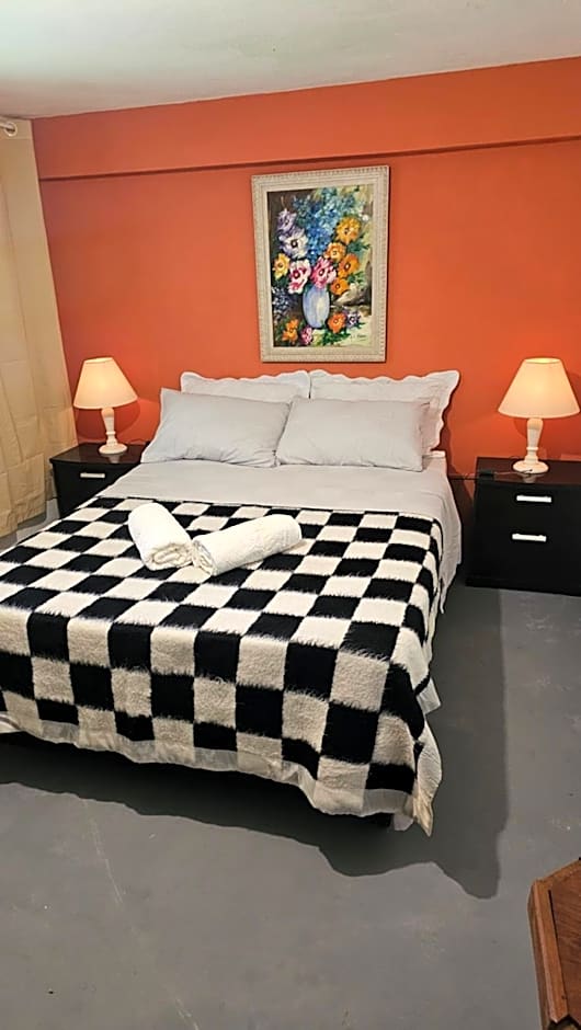 Hostel Yellow House MG