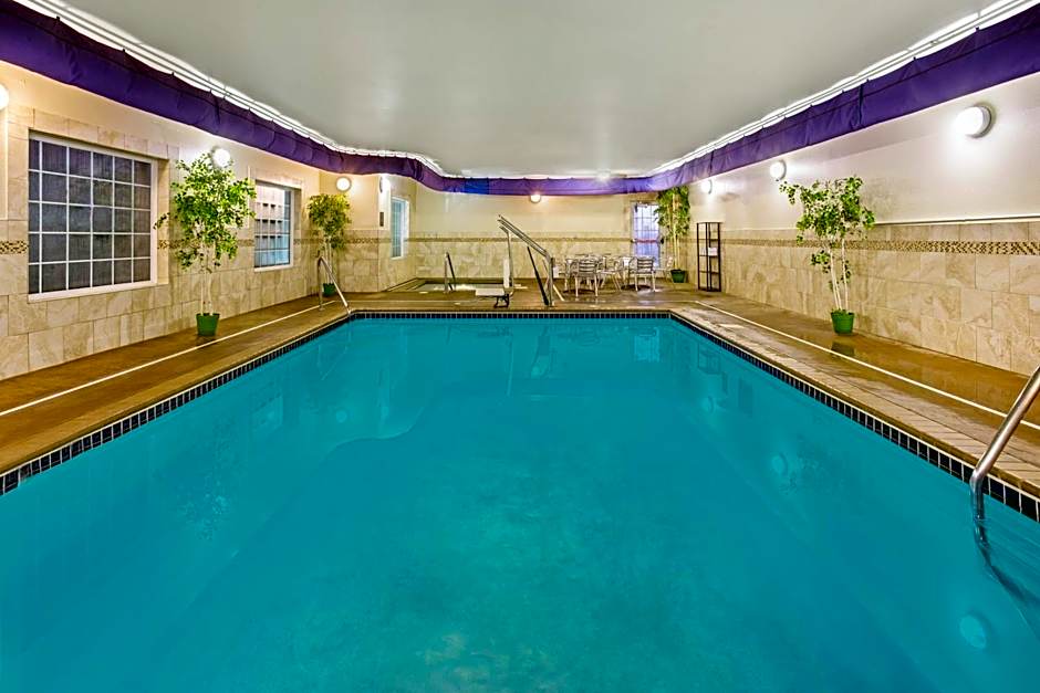 La Quinta Inn & Suites by Wyndham Dickinson