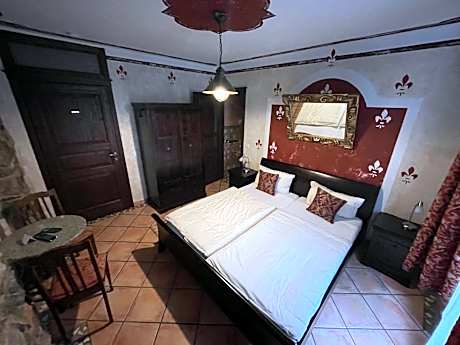 Deluxe Double Room with Shower