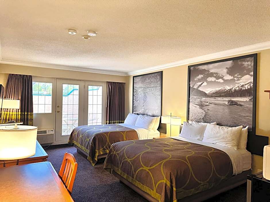 Super 8 by Wyndham Castlegar BC