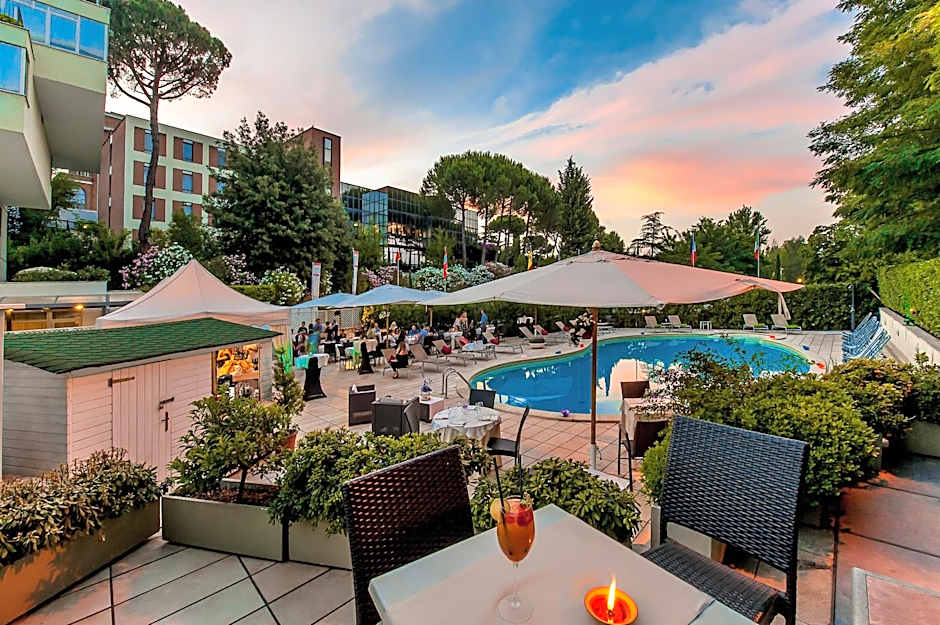 Cardinal Saint Peter Hotel