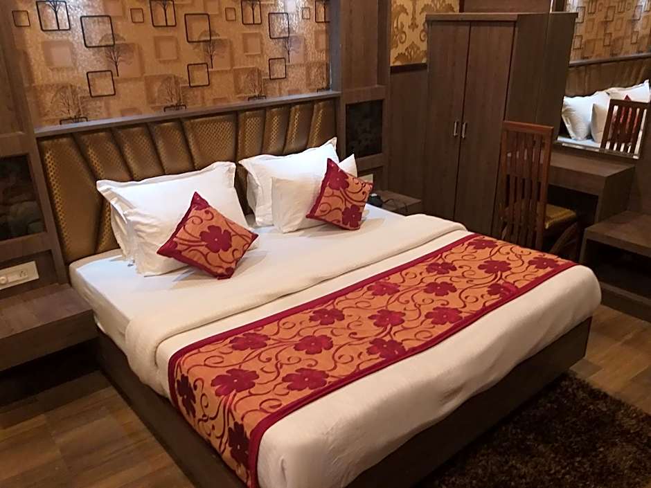 Hotel Chintpurni International