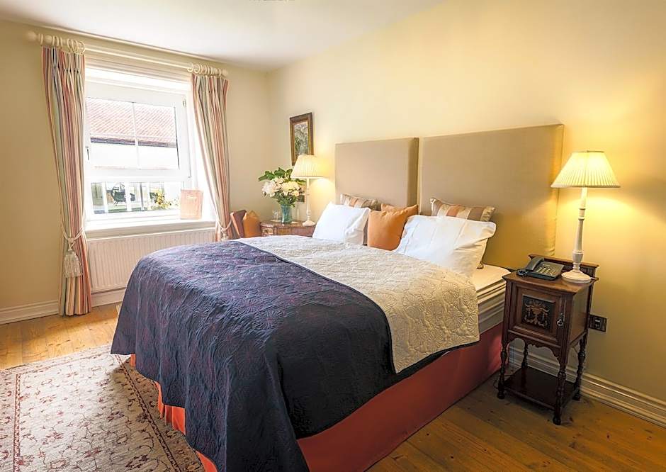 Photo 1 of 5 of Double Room