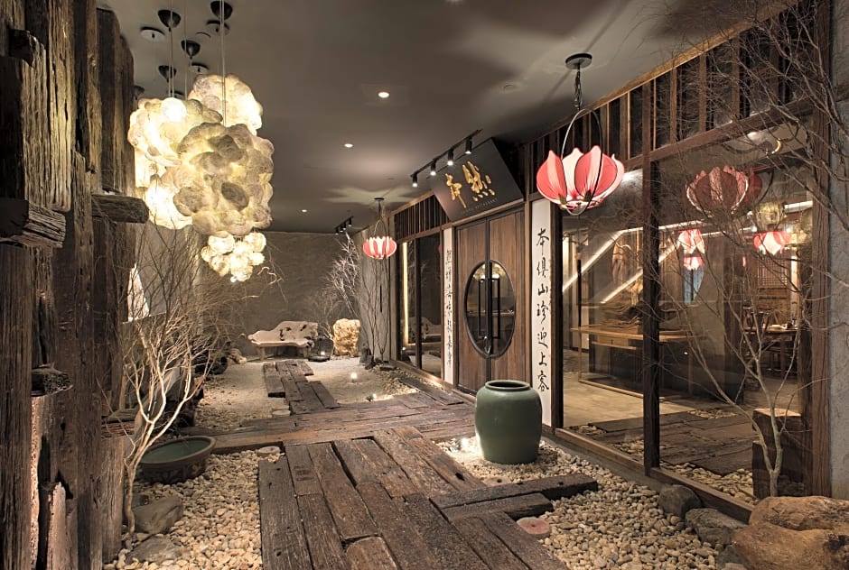 Vangohh Eminent Hotel & Spa