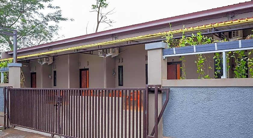 RedDoorz Syariah near Exit Tol Pemalang Comal 2