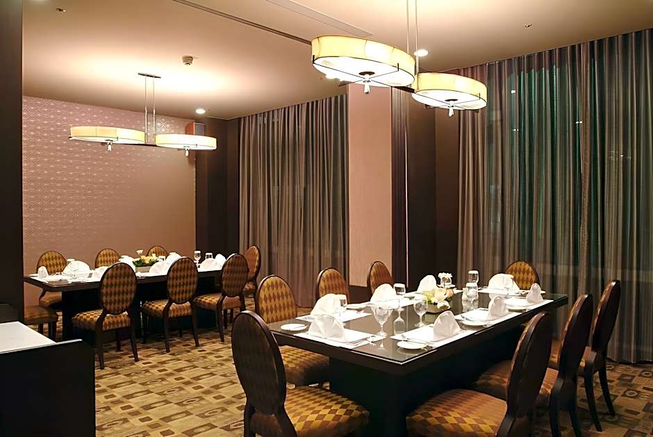 Taipung Suites Hotel