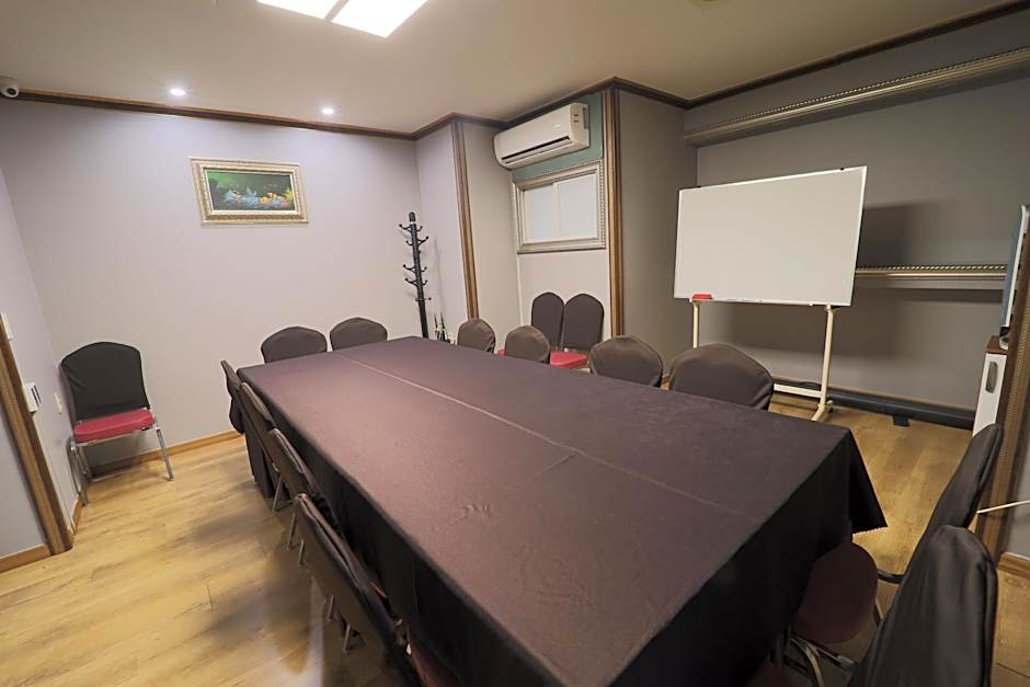 Amour Symphony Hotel