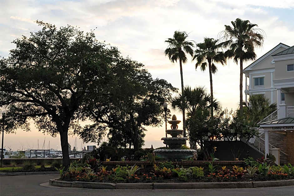 Hilton Garden Inn Charleston Waterfront/Downtown