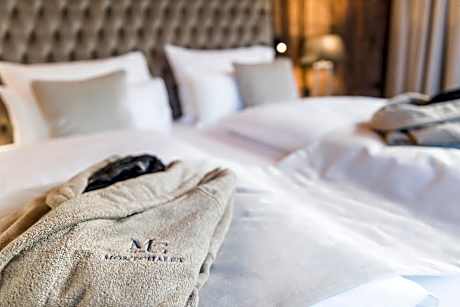 Standard Double Suite