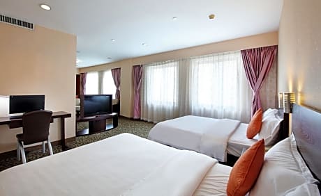 Deluxe River Room