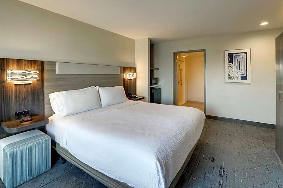 Holiday Inn Express Hotel & Suites Branson 76 Central By IHG