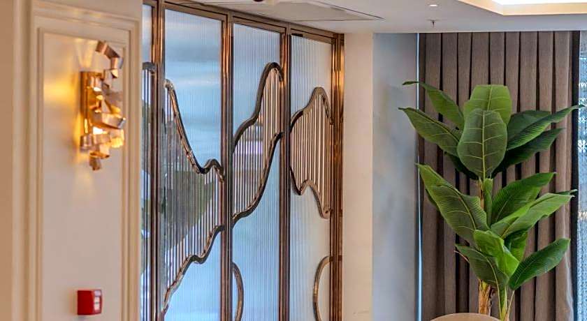 Grand Hilarium Hotel