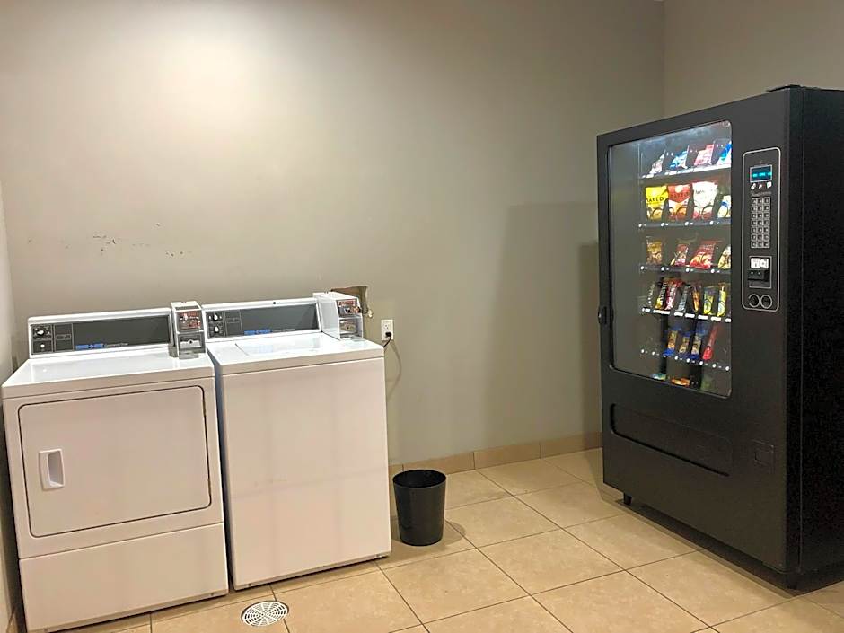 Catoosa Inn & Suites