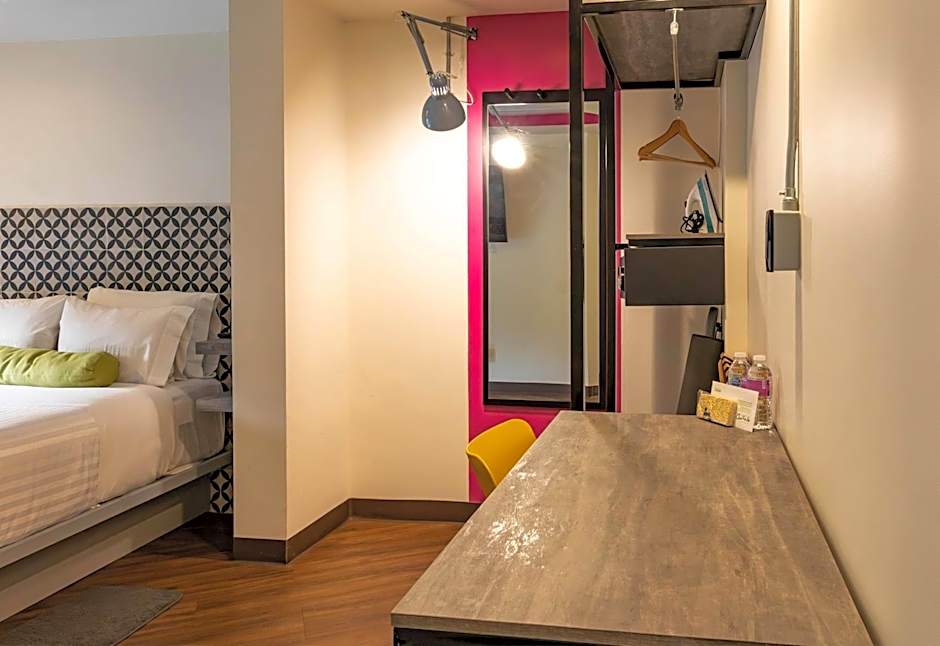 Hotel Estancias VIVE MX Cuauhtemoc, Trademark by Wyndham