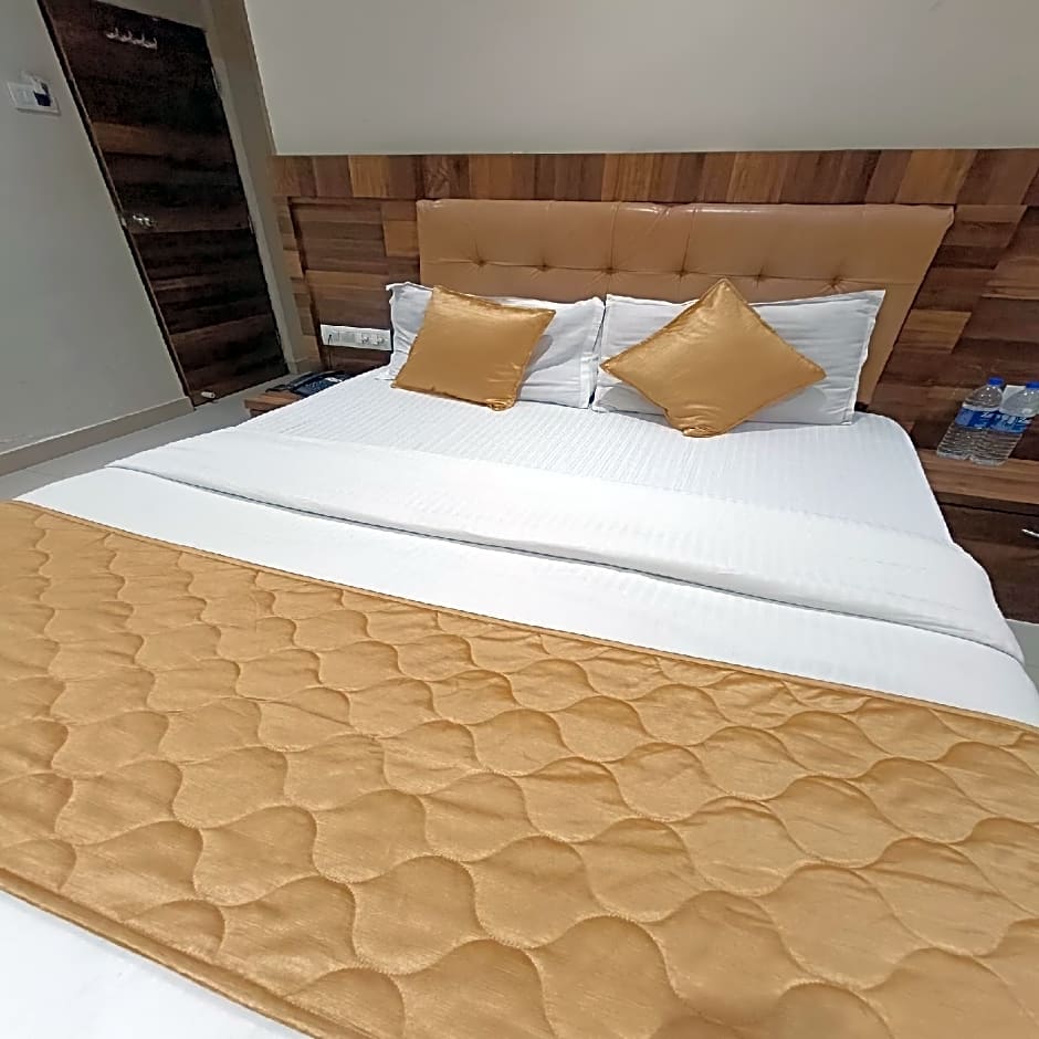 Hotel Rishi International - Grant Road