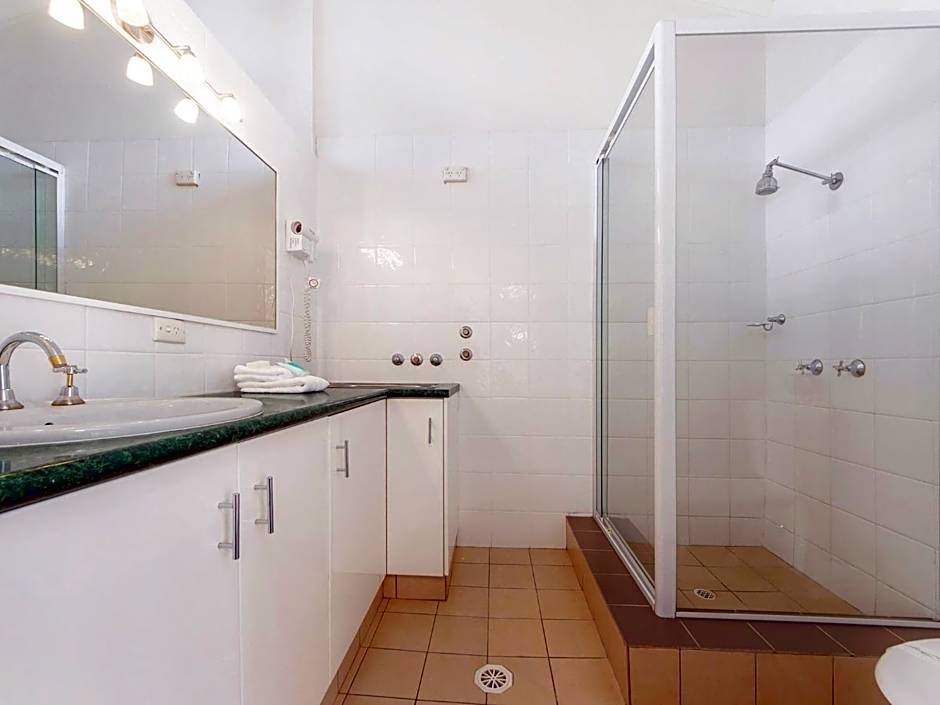 Broadbeach Travel Inn Apartments