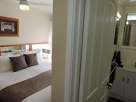Two-Bedroom Apartment with Ocean View and Car Rental
