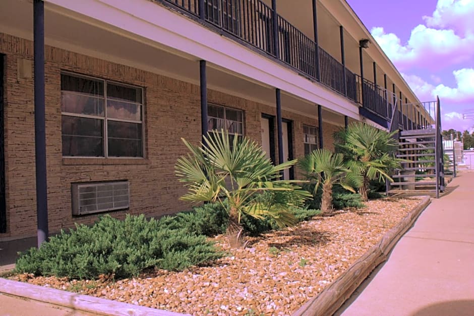 Somerville Inn and Suites