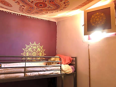 Standard Twin Room with Shared Bathroom