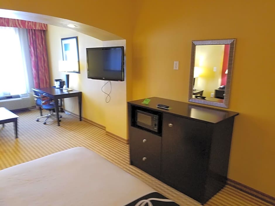 La Quinta Inn & Suites by Wyndham Union City