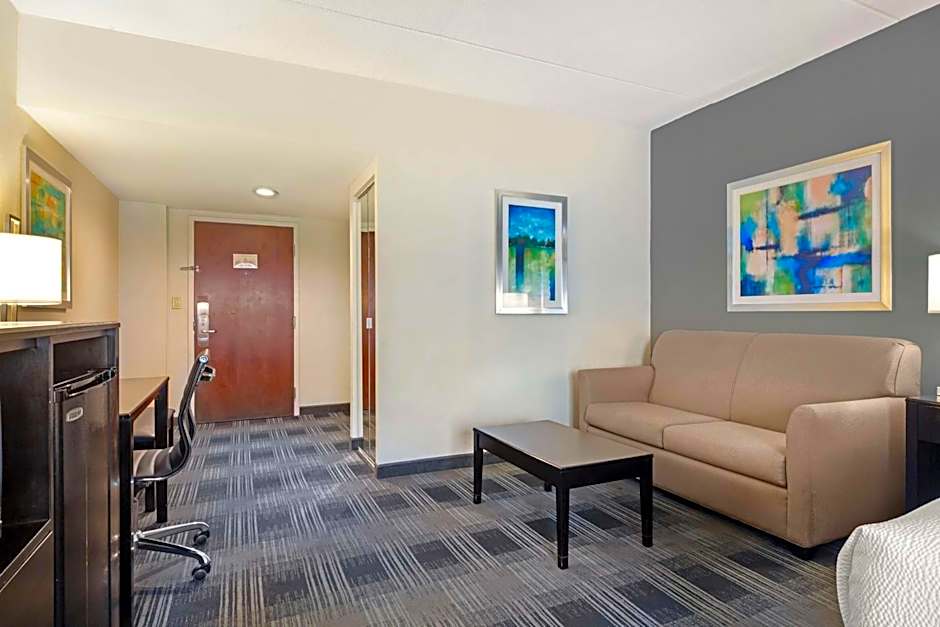 Best Western Hartford Hotel & Suites